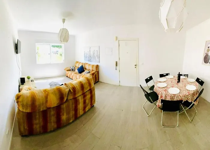 T4 Apartment