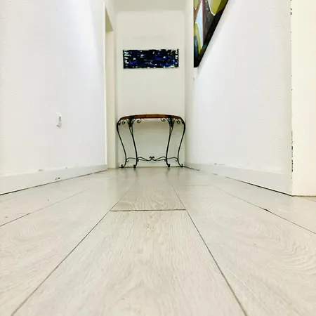 T4 Apartment